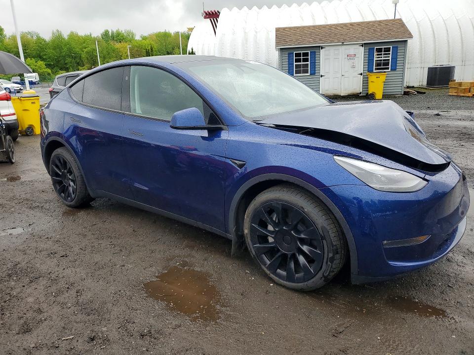 2024 Tesla Model Y მანქანა იყიდება აუქციონზე, vin: 7SAYGDEEXRA274699, აუქციონის ნომერი: 52746156