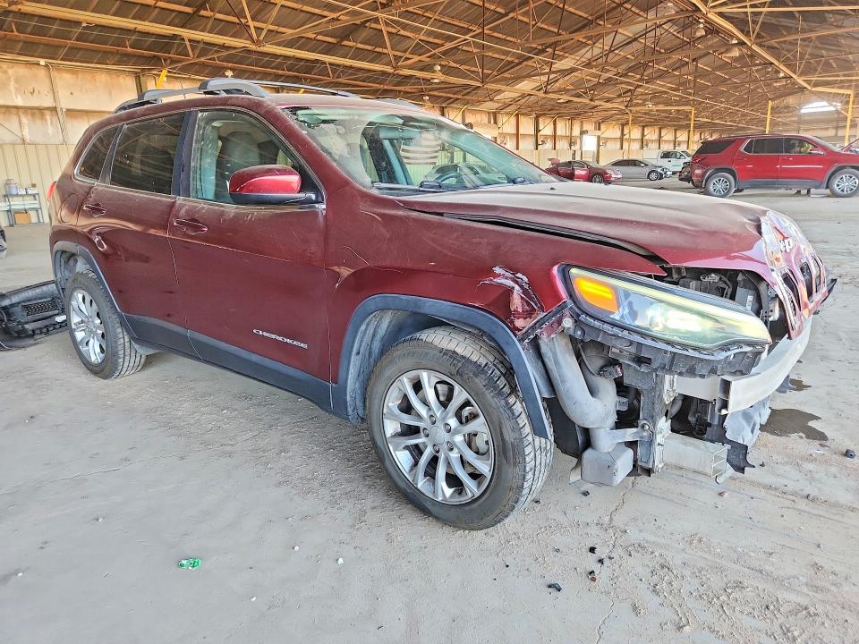 53830156 :رقم المزاد ، 1C4PJLCX6KD340870 vin ، 2019 Jeep Cherokee مزاد بيع