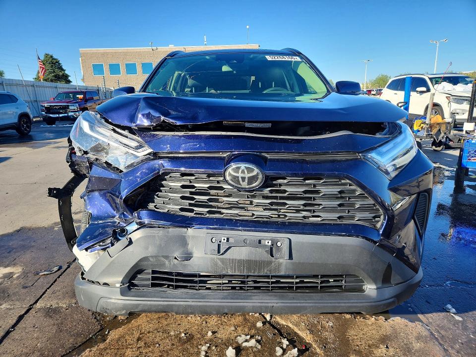 2025 Toyota Rav4 მანქანა იყიდება აუქციონზე, vin: JTMP1RFV8SJ043095, აუქციონის ნომერი: 52268166