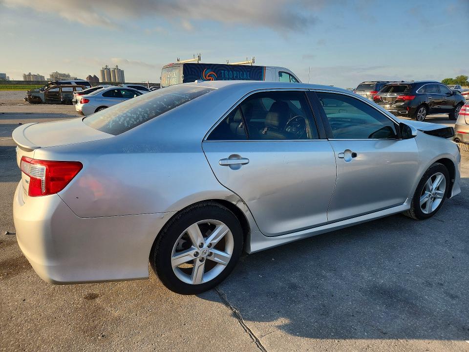 54032556 :رقم المزاد ، 4T1BF1FK9CU103514 vin ، 2012 Toyota Camry مزاد بيع
