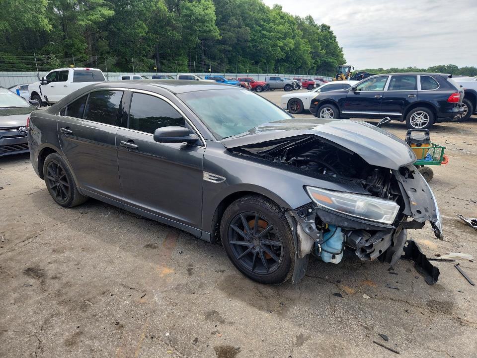 53351786 :رقم المزاد ، 1FAHP2E88FG131868 vin ، 2015 Ford Taurus مزاد بيع