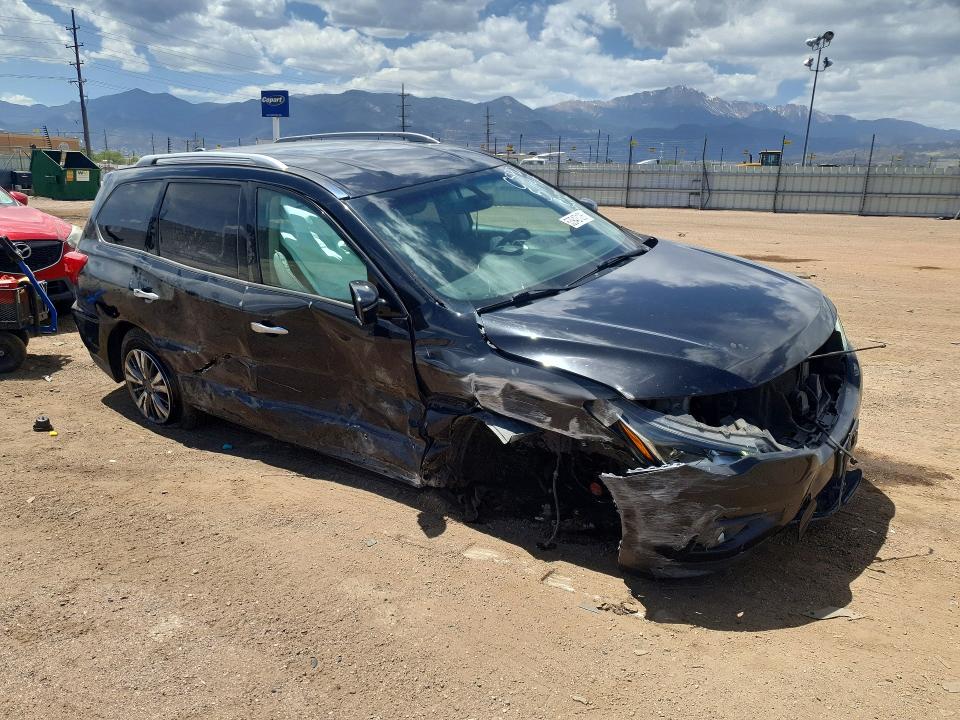 53942126 :رقم المزاد ، 5N1DR2MMXHC645261 vin ، 2017 Nissan Pathfinder مزاد بيع