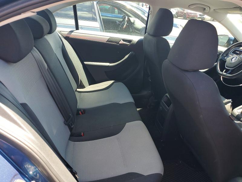 53082386 :رقم المزاد ، 3VW167AJ2HM386722 vin ، 2017 Volkswagen Jetta مزاد بيع