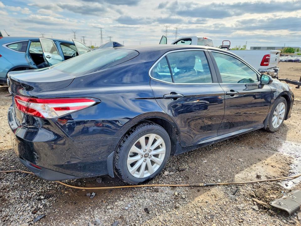 50267736 :رقم المزاد ، 4T1C11AK4LU381859 vin ، 2020 Toyota Camry مزاد بيع