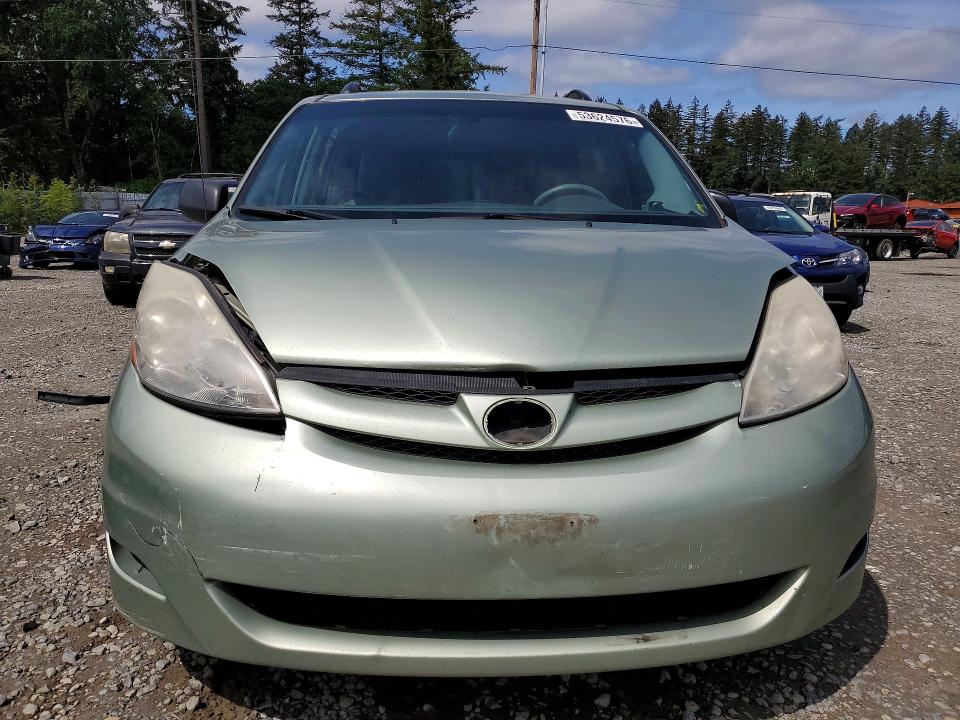 2010 Toyota Sienna მანქანა იყიდება აუქციონზე, vin: 5TDKK4CC3AS321125, აუქციონის ნომერი: 53624576