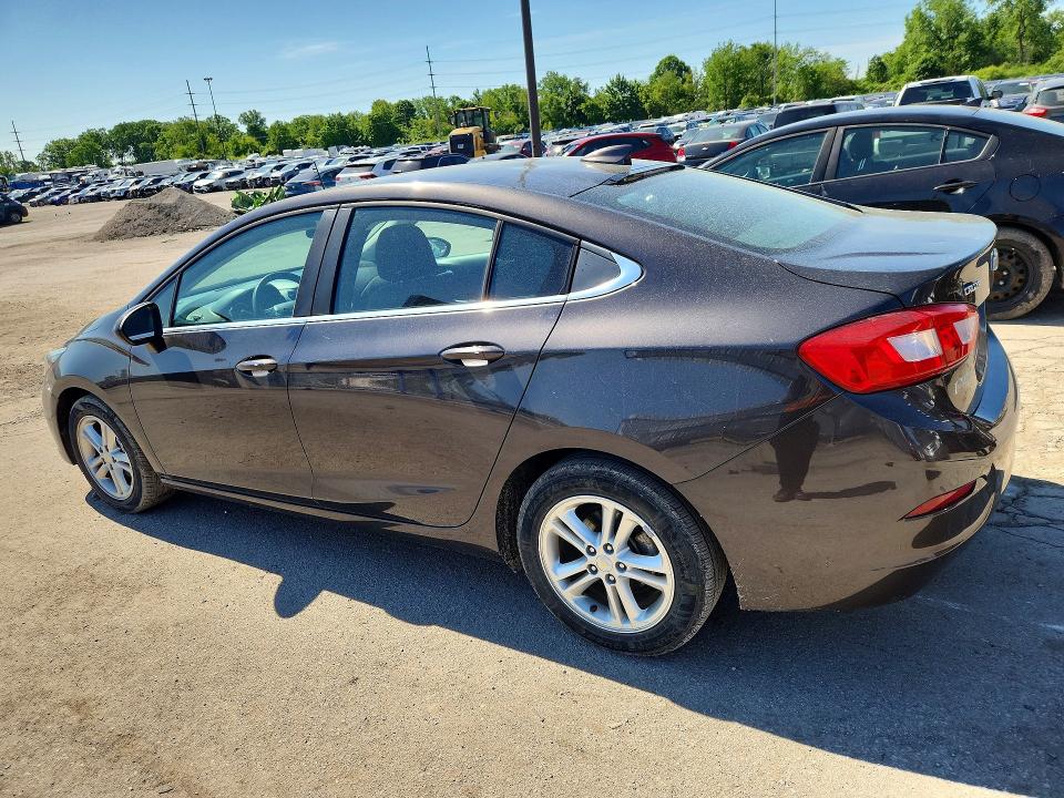 55338636 :رقم المزاد ، 1G1BE5SM2H7152977 vin ، 2017 Chevrolet Cruze مزاد بيع