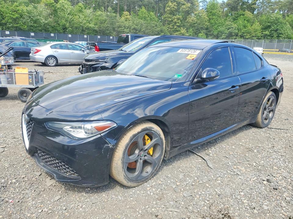53578126 :رقم المزاد ، ZARFAEDN9J7594502 vin ، 2018 Alfa Romeo Giulia مزاد بيع