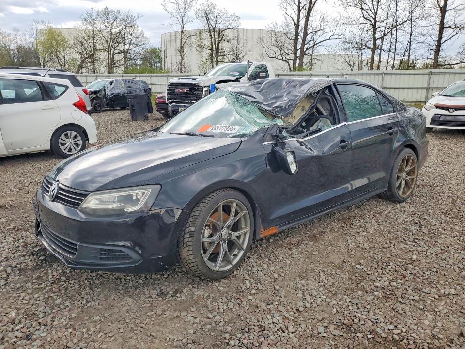 52027966 :رقم المزاد ، 3VWB17AJ3EM432511 vin ، 2014 Volkswagen Jetta مزاد بيع