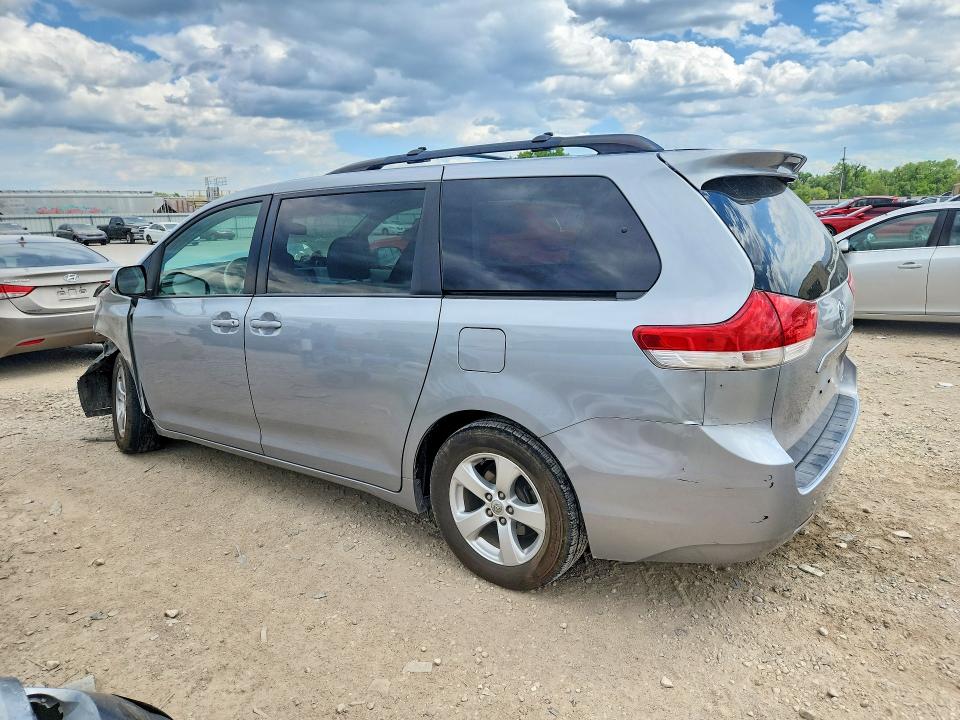 Продажа на аукционе авто 2014 Toyota Sienna, vin: 5TDKK3DC8ES522467, номер лота: 52078136