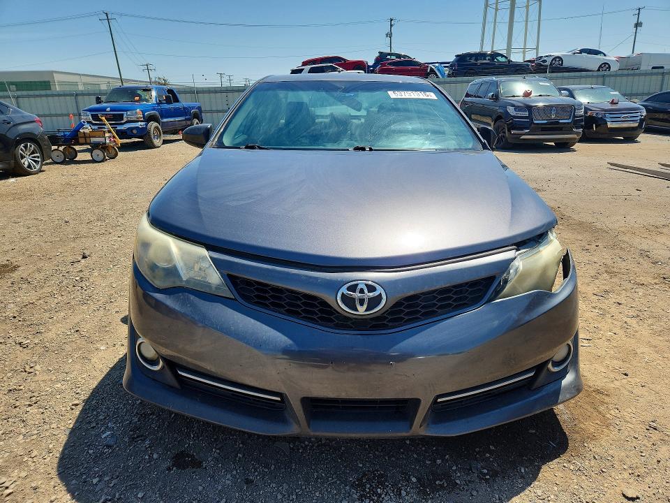53751916 :رقم المزاد ، 4T1BF1FKXEU422455 vin ، 2014 Toyota Camry مزاد بيع