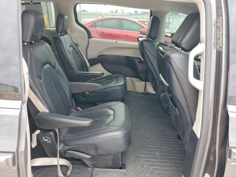 53199346 :رقم المزاد ، 2C4RC1EG3KR645650 vin ، 2019 Chrysler Pacifica مزاد بيع