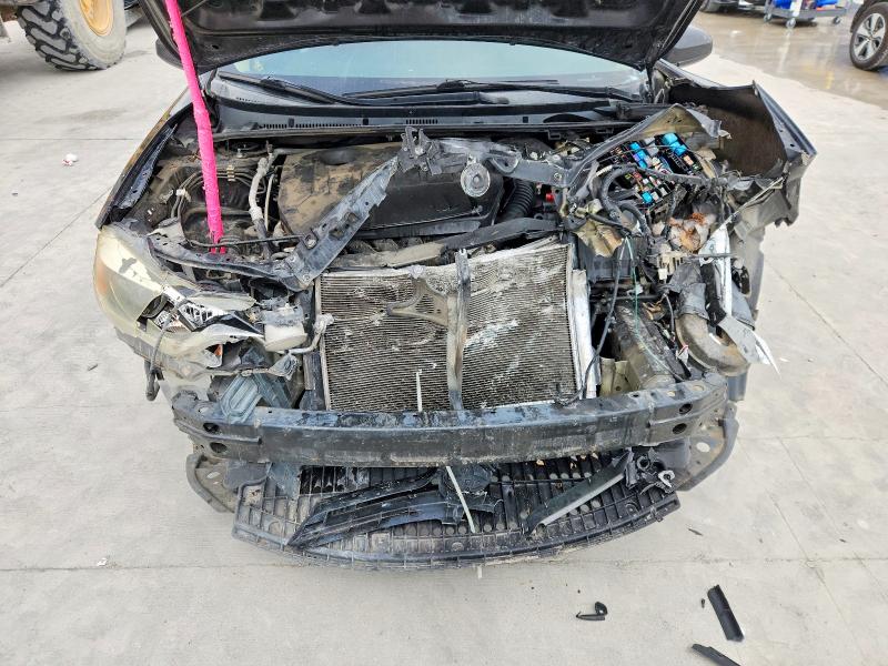 52923986 :رقم المزاد ، 5YFBURHE0FP320015 vin ، 2015 Toyota Corolla مزاد بيع