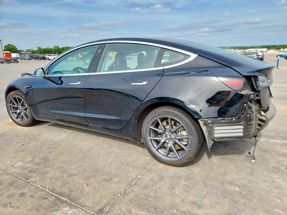 52174046 :رقم المزاد ، 5YJ3E1EAXJF152943 vin ، 2018 Tesla Model 3 مزاد بيع