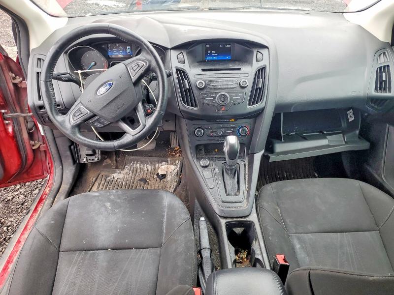 54395306 :رقم المزاد ، 1FADP3K21FL377172 vin ، 2015 Ford Focus مزاد بيع