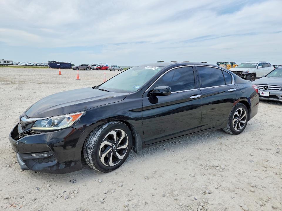 55574216 :رقم المزاد ، 1HGCR3F84HA017764 vin ، 2017 Honda Accord مزاد بيع