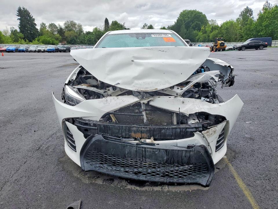 53388106 :رقم المزاد ، 2T1BURHE8JC023860 vin ، 2018 Toyota Corolla مزاد بيع