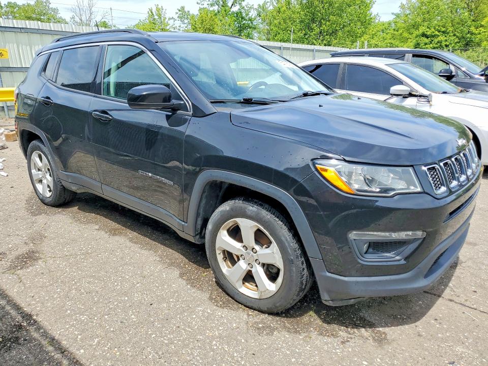 54731586 :رقم المزاد ، 3C4NJCBBXJT339386 vin ، 2018 Jeep Compass مزاد بيع