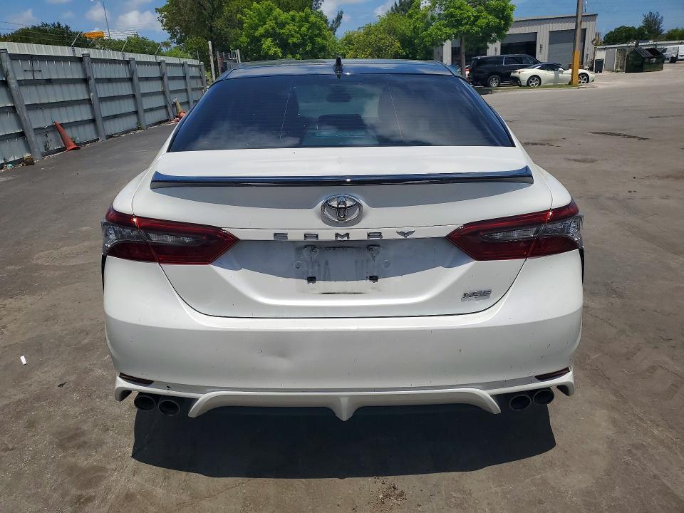 53779406 :رقم المزاد ، 4T1K61AK8NU023244 vin ، 2022 Toyota Camry مزاد بيع