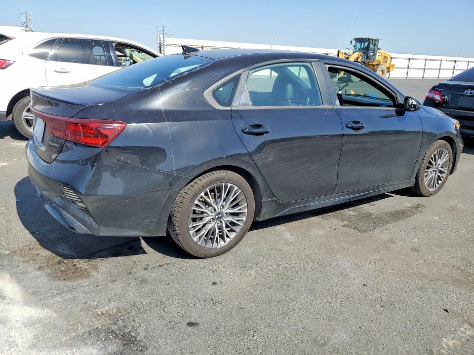 54160006 :رقم المزاد ، 3KPF54AD5NE502134 vin ، 2022 Kia Forte مزاد بيع
