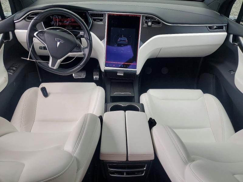 53252066 :رقم المزاد ، 5YJXCBE21JF090385 vin ، 2018 Tesla Model X مزاد بيع