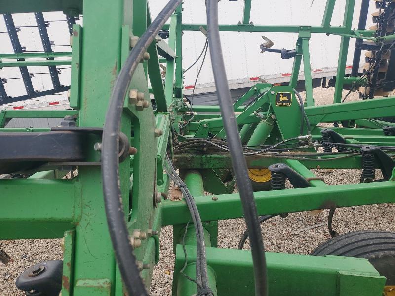 53033976 :رقم المزاد ، N00726X002875 vin ، 2004 John Deere 726 مزاد بيع