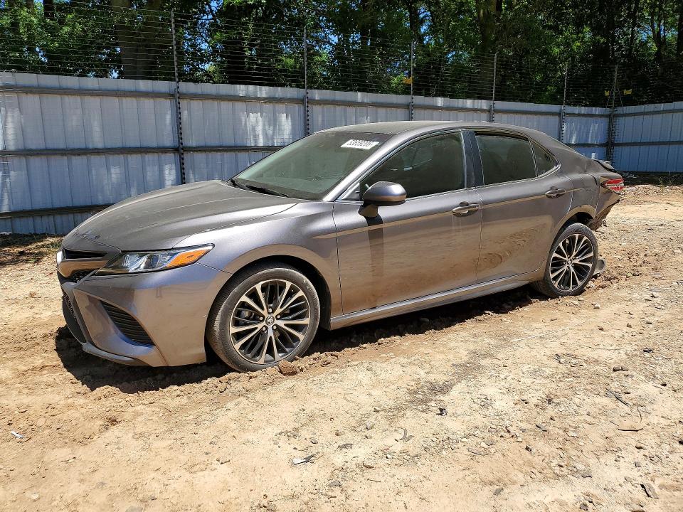 53659206 :رقم المزاد ، 4T1B11HK9JU516137 vin ، 2018 Toyota Camry مزاد بيع