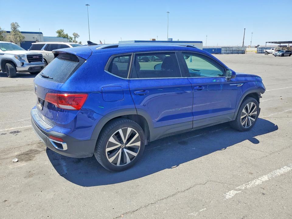 52737376 :رقم المزاد ، 3VVEX7B24PM348272 vin ، 2023 Volkswagen Taos مزاد بيع