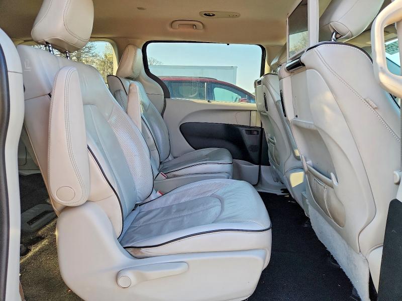 52837456 :رقم المزاد ، 2C4RC1N73JR133434 vin ، 2018 Chrysler Pacifica مزاد بيع