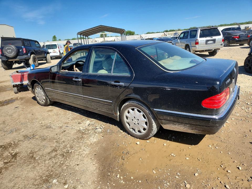1998 Mercedes-benz E მანქანა იყიდება აუქციონზე, vin: WDBJF65F6WA621456, აუქციონის ნომერი: 52718766