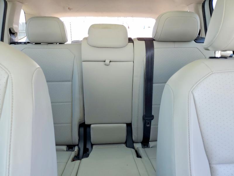 54313686 :رقم المزاد ، 3VV3B7AX8JM160350 vin ، 2018 Volkswagen Tiguan مزاد بيع
