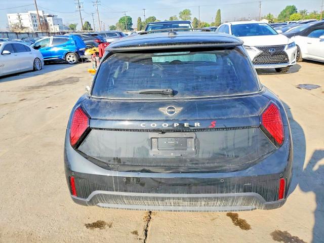 53295496 :رقم المزاد ، WMW23GD06S2W35165 vin ، 2025 Mini Cooper مزاد بيع