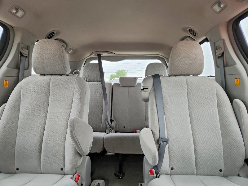 2013 Toyota Sienna მანქანა იყიდება აუქციონზე, vin: 5TDKK3DC8DS320744, აუქციონის ნომერი: 53706636