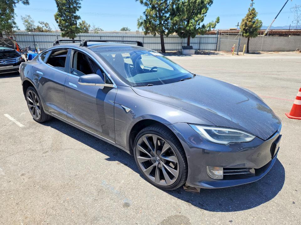 Продаж на аукціоні авто 2018 Tesla Model S, vin: 5YJSA1E25JF283973, номер лоту: 53633156