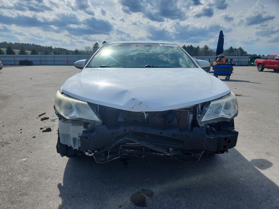 52404026 :رقم المزاد ، 4T1BF1FK4EU421060 vin ، 2014 Toyota Camry مزاد بيع