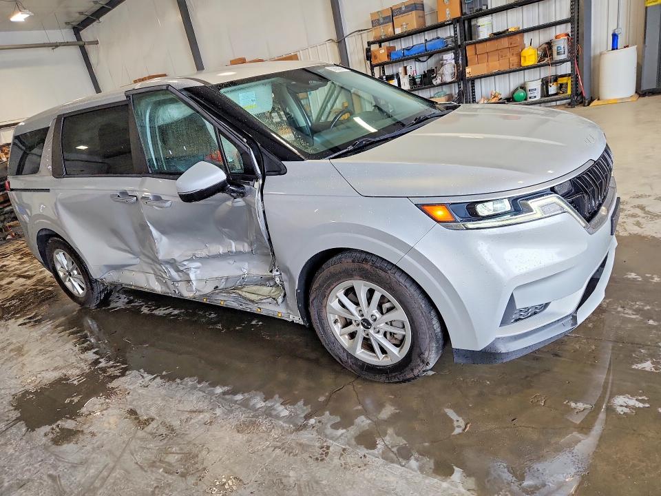 Продаж на аукціоні авто 2022 Kia Carnival, vin: KNDNB4H39N6171100, номер лоту: 52655896