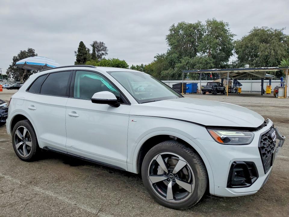 53314956 :رقم المزاد ، WA1EAAFY3N2010694 vin ، 2022 Audi Q5 مزاد بيع