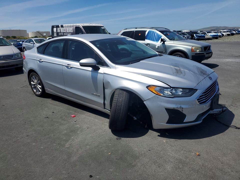 2019 Ford Fusion მანქანა იყიდება აუქციონზე, vin: 3FA6P0LU7KR105745, აუქციონის ნომერი: 53232216