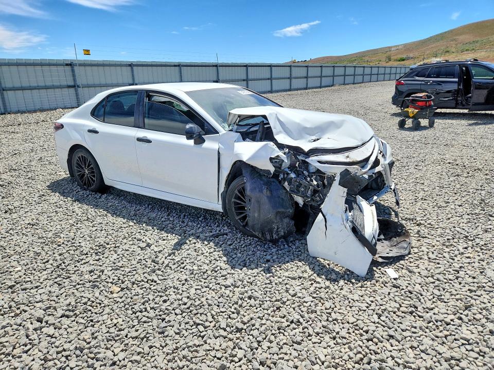 2021 Toyota Camry მანქანა იყიდება აუქციონზე, vin: 4T1G11BK5MU024126, აუქციონის ნომერი: 54067246