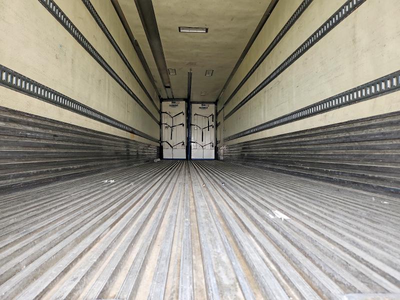 2015 Utility Trailer Trailer მანქანა იყიდება აუქციონზე, vin: 1UYVS2488FM409006, აუქციონის ნომერი: 48345746