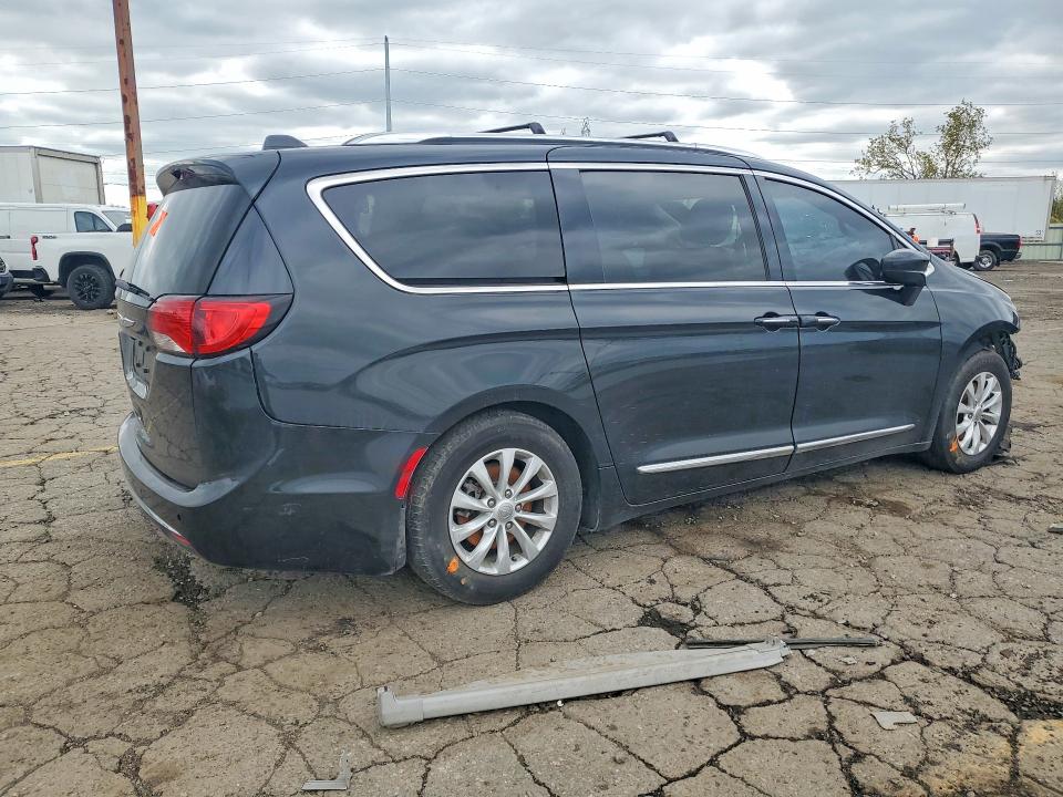 Продажа на аукционе авто 2019 Chrysler Pacifica, vin: 2C4RC1BGXKR526207, номер лота: 53384016