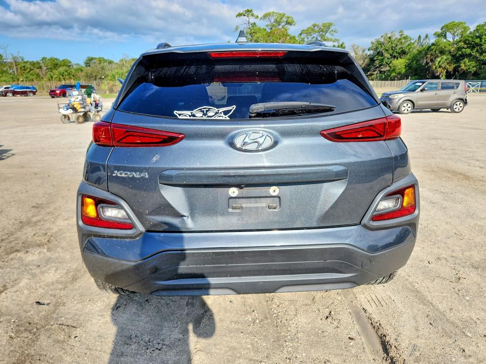 2020 Hyundai Kona მანქანა იყიდება აუქციონზე, vin: KM8K62AAXLU493107, აუქციონის ნომერი: 53951766