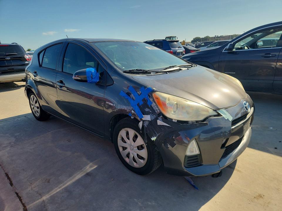 2013 Toyota Prius C მანქანა იყიდება აუქციონზე, vin: JTDKDTB33D1533336, აუქციონის ნომერი: 55588636