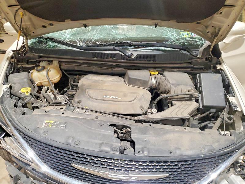 53163966 :رقم المزاد ، 2C4RC1BG2HR688244 vin ، 2017 Chrysler Pacifica مزاد بيع
