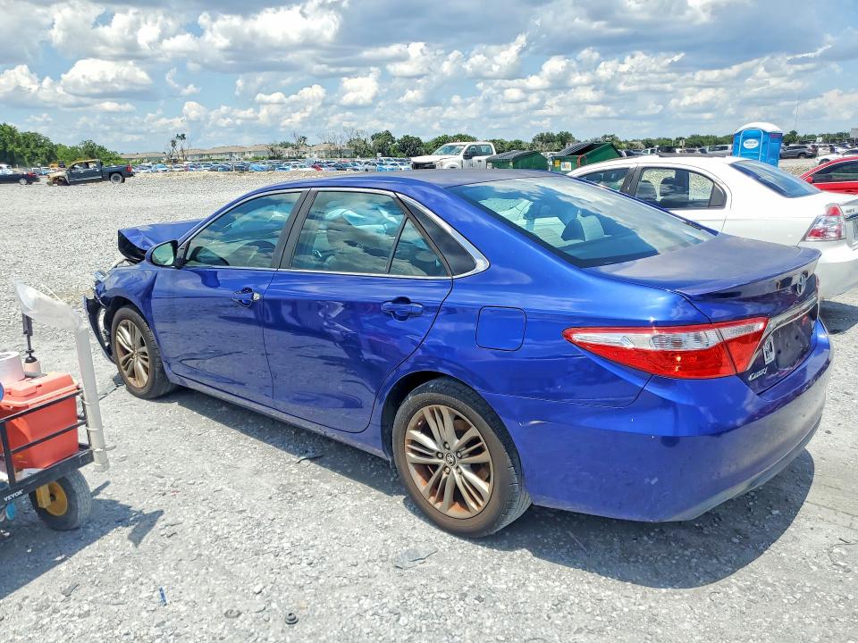 54496506 :رقم المزاد ، 4T1BF1FK9FU942275 vin ، 2015 Toyota Camry مزاد بيع