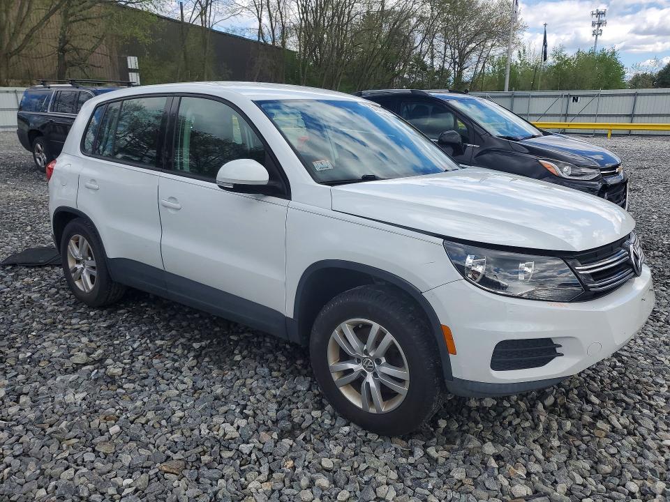 51944086 :رقم المزاد ، WVGBV3AX1EW564957 vin ، 2014 Volkswagen Tiguan مزاد بيع