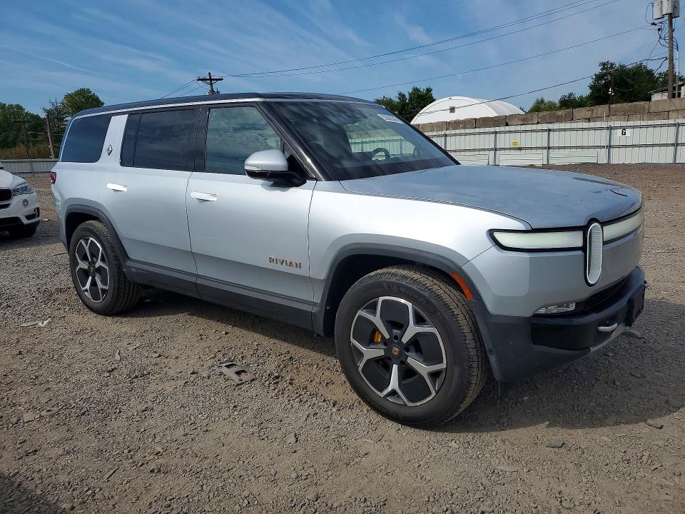 52098546 :رقم المزاد ، 7PDSGABA3RN034071 vin ، 2024 Rivian R1s مزاد بيع