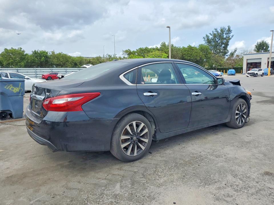 53329656 :رقم المزاد ، 1N4AL3AP4JC208221 vin ، 2018 Nissan Altima مزاد بيع