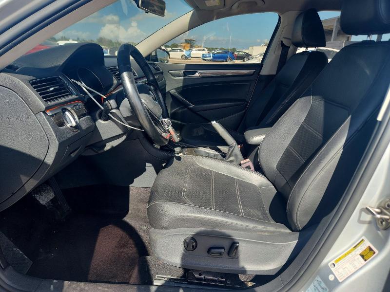54456726 :رقم المزاد ، 1VWBA7A32JC043775 vin ، 2018 Volkswagen Passat مزاد بيع