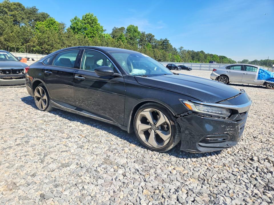 52557386 :رقم المزاد ، 1HGCV1F96JA032913 vin ، 2018 Honda Accord مزاد بيع