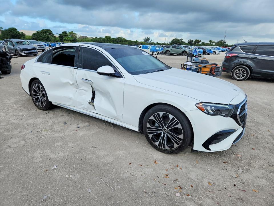 53556646 :رقم المزاد ، W1KLF4GB9SA113457 vin ، 2025 Mercedes-benz E مزاد بيع